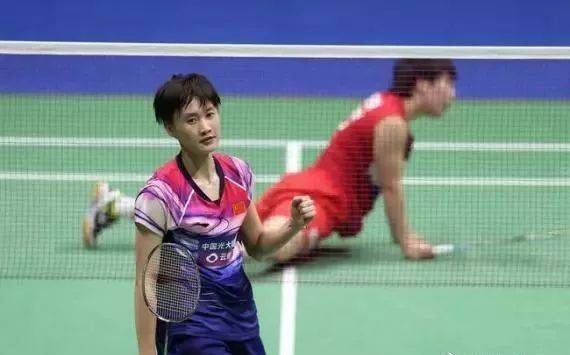 精确的台内 精确的台内