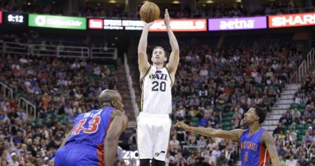 在频繁的首 在频繁的首